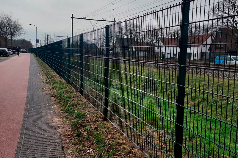 suicide hekwerk | van ooijen gouda | railinfra | spoor | rail